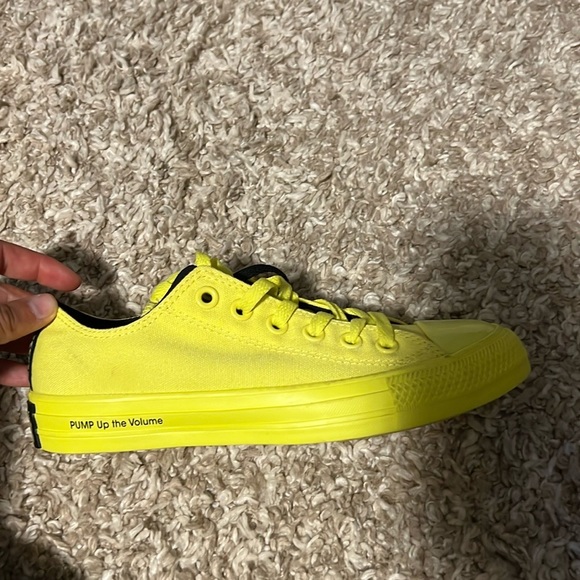 Converse OPI size 6.5 Yellow - Picture 2 of 7
